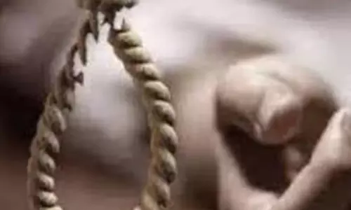 Jhansi : ट्रैक्टर से गोवंश की मौत पर पंचायत ने दिया दंड, तनाव में आकर युवा किसान ने दे दी जान Jhansi : ट्रैक्टर से गोवंश की मौत पर पंचायत ने दिया दंड, तनाव में आकर युवा किसान ने दे दी जान