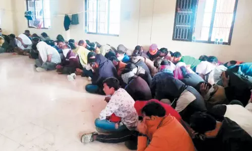 खरियाररोड से 84 जुआरी गिरफ्तार, 29 लाख नकद बरामद
