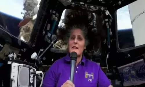 Sunita Williams ने अंतरिक्ष स्टेशन पर असामान्य गंध की रिपोर्ट की Sunita Williams ने अंतरिक्ष स्टेशन पर असामान्य गंध की रिपोर्ट की