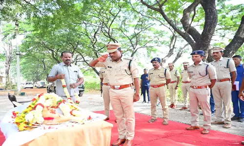 Mulugu: पुलिस कुत्ते का राजकीय सम्मान के साथ अंतिम संस्कार किया गया