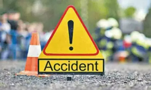 Meerpet में कार ने दो साल के बच्चे को कुचला