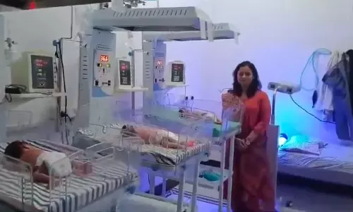 Kanpur: मां ने तीन बच्चों को दिया जन्म, 2 लड़के और एक लड़की का जन्म Kanpur: मां ने तीन बच्चों को दिया जन्म, 2 लड़के और एक लड़की का जन्म