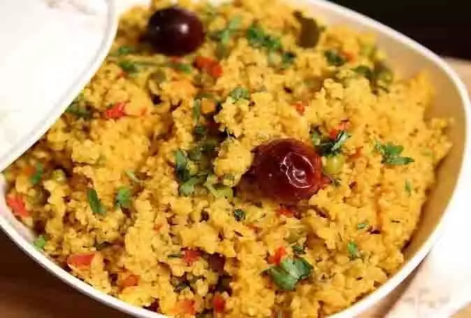 Khichdi Recipe:  कुछ हल्का खाने का मन है तो फटाफट बनाएं काठियावाड़ी खिचड़ी