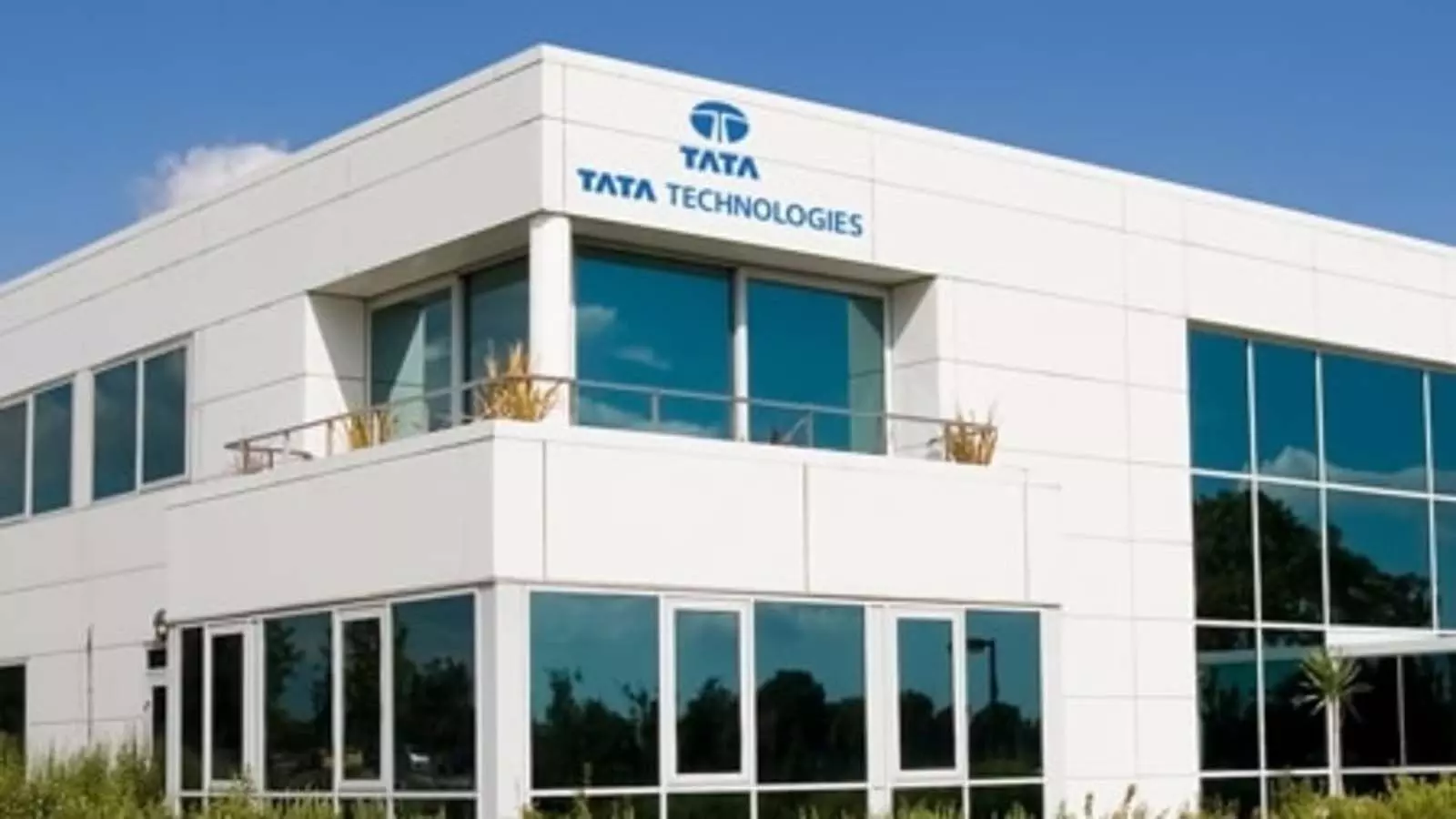 Tata Technologies शेयर की कीमत 0.56% बढ़ी