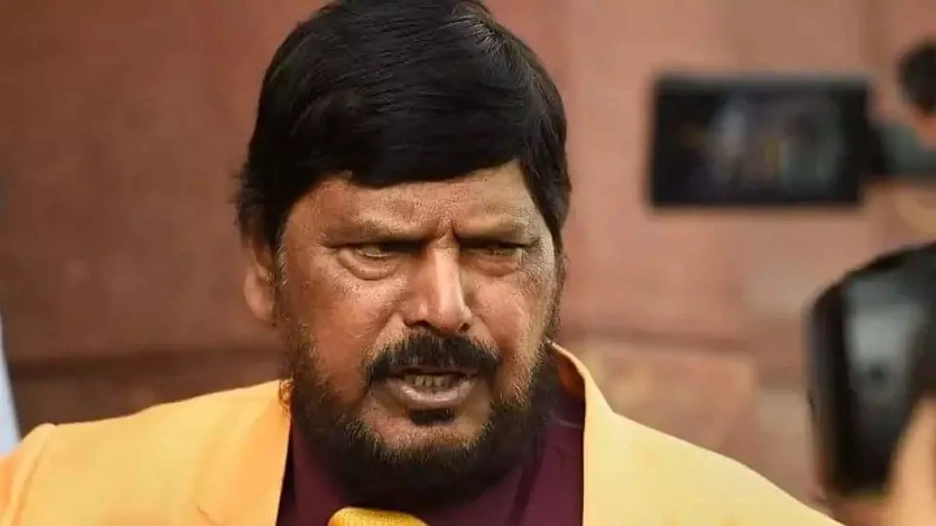 Athawale ने कहा, एकनाथ शिंदे नाखुश हैं लेकिन अब समय आ गया है कि...