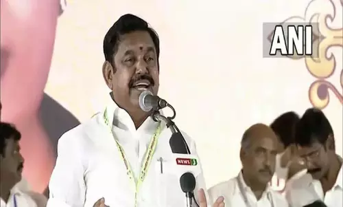 AIADMK ने सीएम स्टालिन से महिलाओं के खिलाफ हिंसा रोकने को कहा AIADMK ने सीएम स्टालिन से महिलाओं के खिलाफ हिंसा रोकने को कहा