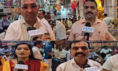 एकनाथ शिंदे को फिर से सीएम बनाने के लिए लोगों ने सिद्धिविनायक से की अर्चना