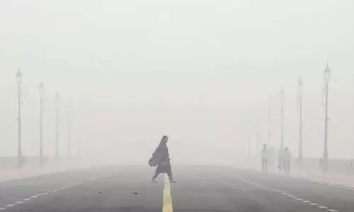 Delhi: AQI बना हुआ है बहुत खराब श्रेणी में