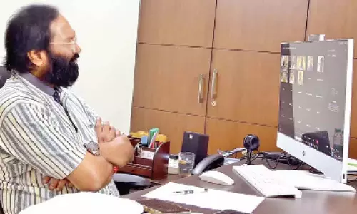 Uttam ने सिंचाई परियोजनाओं में तेजी लाने के लिए बाबुओं को प्रेरित किया Uttam ने सिंचाई परियोजनाओं में तेजी लाने के लिए बाबुओं को प्रेरित किया