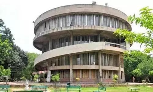 Senate elections की मांग वाली याचिका पर पीयू और केंद्र को हाईकोर्ट का नोटिस Senate elections की मांग वाली याचिका पर पीयू और केंद्र को हाईकोर्ट का नोटिस