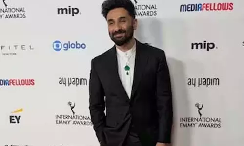 Vir Das ने अंतर्राष्ट्रीय एमी पुरस्कार 2024 में भारत का मनाया जश्न Vir Das ने अंतर्राष्ट्रीय एमी पुरस्कार 2024 में भारत का मनाया जश्न