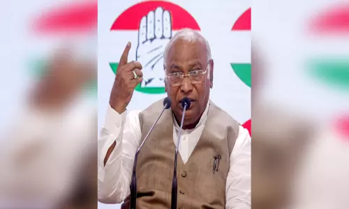 संविधान हमारे राष्ट्र की जीवनरेखा, अधिकारों की देता है गारंटी: मल्लिकार्जुन खड़गे