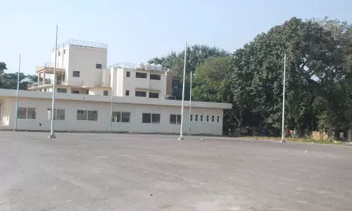Haryana : कर्ण स्टेडियम के पहले चरण के पुनर्विकास का काम रोका Haryana : कर्ण स्टेडियम के पहले चरण के पुनर्विकास का काम रोका