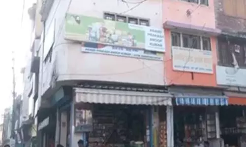 UP: पत्थरबाजी की घटना के बाद हिंसा के बाद संभल में बाजार खुला