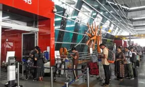 अक्टूबर में घरेलू हवाई सफर करने वालों की बढ़ी तादाद, 1.36 करोड़ यात्रियों ने भरी उड़ान