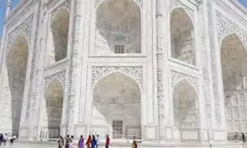 Agra: ताजमहल के लॉकर रूम में लगेंगे बैग स्कैनर