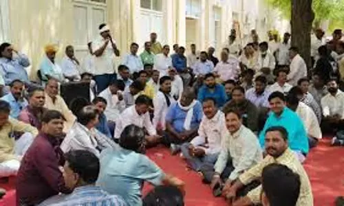 Jaipur: सफाई कर्मचारियों ने किया कार्य बहिष्कार का ऐलान Jaipur: सफाई कर्मचारियों ने किया कार्य बहिष्कार का ऐलान