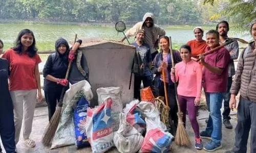 Assam :  गुवाहाटी के नागरिक दिघालीपुखुरी पार्क की सफाई के लिए एकजुट हुए