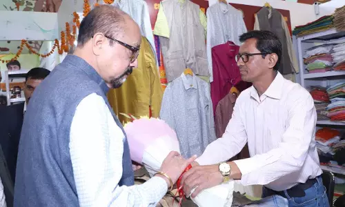 राज्यपाल रमेन डेका ने किया अंतरराष्ट्रीय व्यापार मेला में छत्तीसगढ़ पवेलियन का भ्रमण