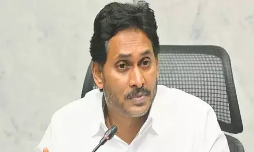 YSRC अध्यक्ष जगन ने EVM की आलोचना कर चुनावी ईमानदारी को चुनौती दी YSRC अध्यक्ष जगन ने EVM की आलोचना कर चुनावी ईमानदारी को चुनौती दी