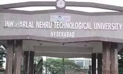 JNTUH में नालियों का ओवरफ्लो होना चिंता का विषय JNTUH में नालियों का ओवरफ्लो होना चिंता का विषय