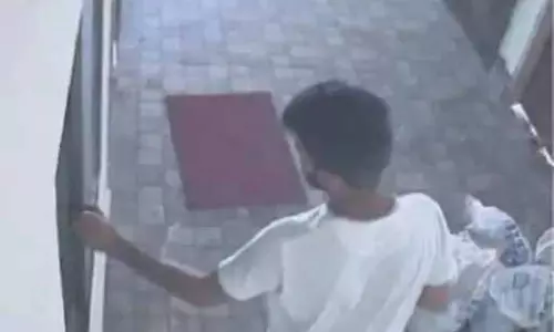 महिला वकील के घर चोरी का प्रयास, सामने आया CCTV फुटेज