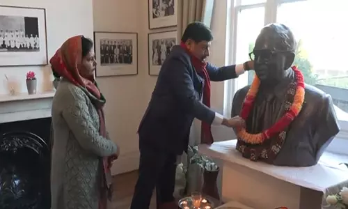 MP CM ने संविधान दिवस पर बीआर अंबेडकर को श्रद्धांजलि दी MP CM ने संविधान दिवस पर बीआर अंबेडकर को श्रद्धांजलि दी