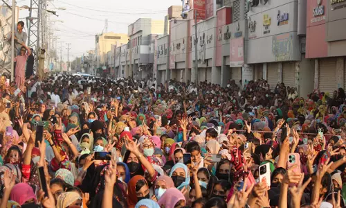 Pak: 10 वर्षीय बच्चे के अपहरण से बलूचिस्तान में विरोध प्रदर्शन, जनजीवन ठप्प Pak: 10 वर्षीय बच्चे के अपहरण से बलूचिस्तान में विरोध प्रदर्शन, जनजीवन ठप्प