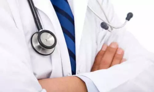 अटेंडेंट ने डॉक्टर से की बदसलूकी, OPD सेवाएं प्रभावित अटेंडेंट ने डॉक्टर से की बदसलूकी, OPD सेवाएं प्रभावित