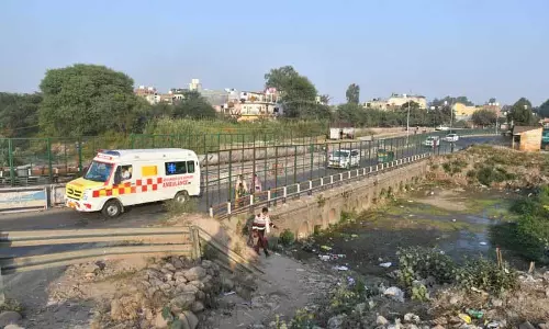 Chandigarh: बाढ़ की समस्या से निपटने के लिए सुखना चोई पुल की ऊंचाई बढ़ाई जाएगी Chandigarh: बाढ़ की समस्या से निपटने के लिए सुखना चोई पुल की ऊंचाई बढ़ाई जाएगी