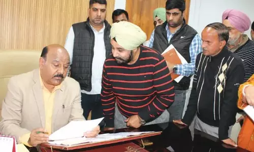 Deputy CM: श्रम कल्याण योजनाओं के बारे में जागरूकता पैदा करें