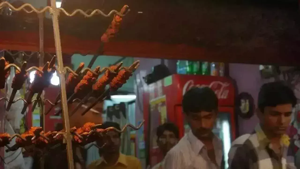 Police की नाक के नीचे होटल, मंडी हाउस बंद करने की समय-सीमा का उल्लंघन कर रहे