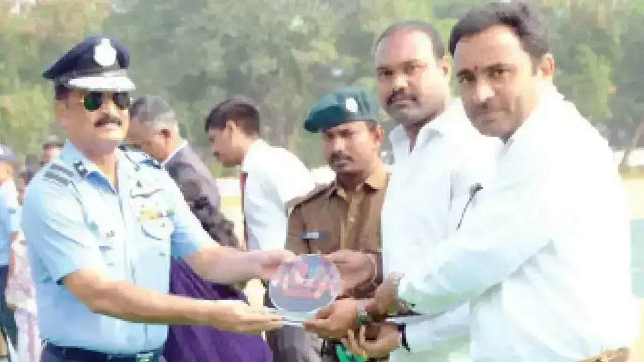 ब्लूमिंग माइंड्स को TG में ‘सर्वश्रेष्ठ स्कूल’ का पुरस्कार मिला ब्लूमिंग माइंड्स को TG में ‘सर्वश्रेष्ठ स्कूल’ का पुरस्कार मिला