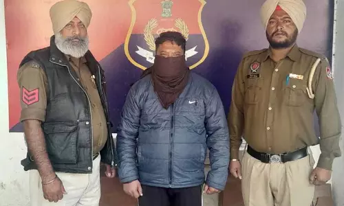 Police ने भगोड़ों पर शिकंजा कसा, दो और पीओ गिरफ्तार