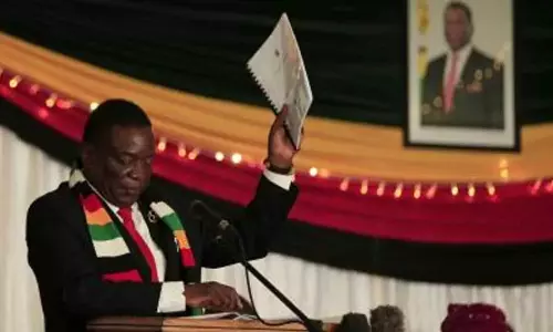 Zimbabwean के राष्ट्रपति ने ऋण मुद्दों के समाधान के लिए अंतर्राष्ट्रीय समर्थन का आह्वान किया Zimbabwean के राष्ट्रपति ने ऋण मुद्दों के समाधान के लिए अंतर्राष्ट्रीय समर्थन का आह्वान किया
