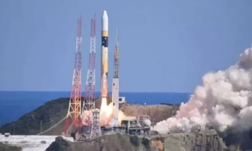 Japan के अंतरिक्ष केंद्र में पुराने रॉकेट परीक्षण के खिलाफ आग Japan के अंतरिक्ष केंद्र में पुराने रॉकेट परीक्षण के खिलाफ आग