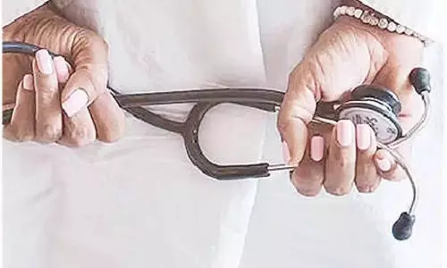 Hyderabad के हयातनगर में फर्जी डॉक्टर गिरफ्तार Hyderabad के हयातनगर में फर्जी डॉक्टर गिरफ्तार