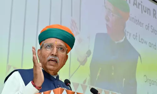 केंद्रीय मंत्री Meghwal ने भारत के संविधान पर ऑनलाइन हिंदी पाठ्यक्रम शुरू करने की घोषणा की केंद्रीय मंत्री Meghwal ने भारत के संविधान पर ऑनलाइन हिंदी पाठ्यक्रम शुरू करने की घोषणा की