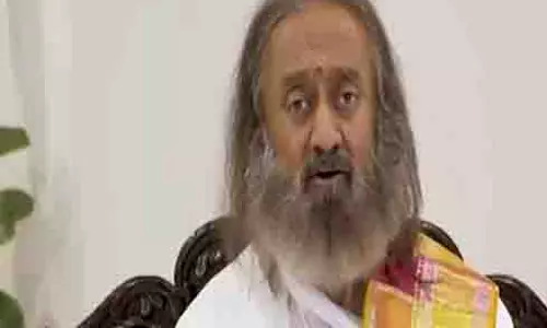 श्री श्री रविशंकर ने Bangladesh में चिन्मय कृष्ण दास की गिरफ्तारी की निंदा की श्री श्री रविशंकर ने Bangladesh में चिन्मय कृष्ण दास की गिरफ्तारी की निंदा की
