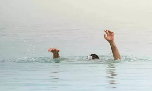 Manjira नदी में कूदने के बाद महिला और उसके बेटे की लाश मिली Manjira नदी में कूदने के बाद महिला और उसके बेटे की लाश मिली