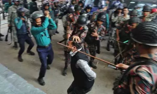 Hindu पुजारी चिन्मय दास की गिरफ्तारी पर, बांग्लादेश के वकील की हत्या Hindu पुजारी चिन्मय दास की गिरफ्तारी पर, बांग्लादेश के वकील की हत्या