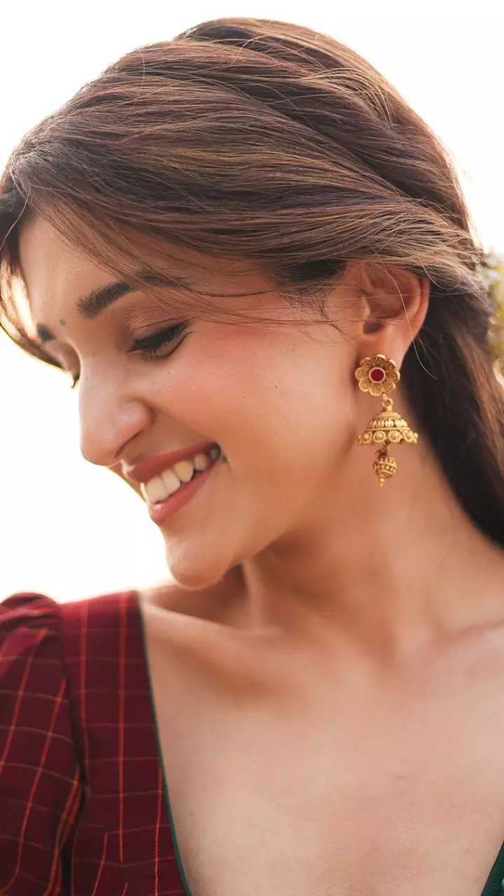 निधि शाह का ट्रेडिशनल लुक
