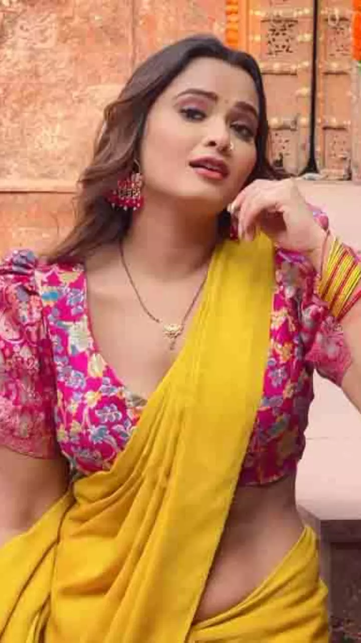 नीलम गिरी की दिलकश अंदाज