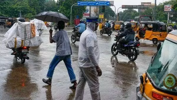 Heavy rain forecast: आज कई जिलों में स्कूलों में छुट्टी घोषित