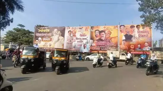 Election नतीजों के बमुश्किल कुछ दिन बाद ही शहर भर में होर्डिंग्स