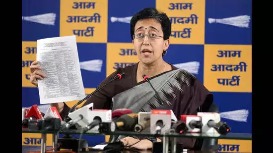 Atishi:चुनाव से पहले मतदाता सूची में हेराफेरी कर रहा है केंद्र