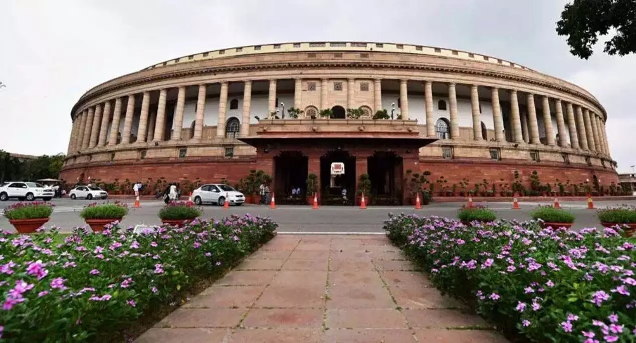 विपक्ष के हंगामे के बीच Lok Sabha की कार्यवाही दोपहर तक स्थगित