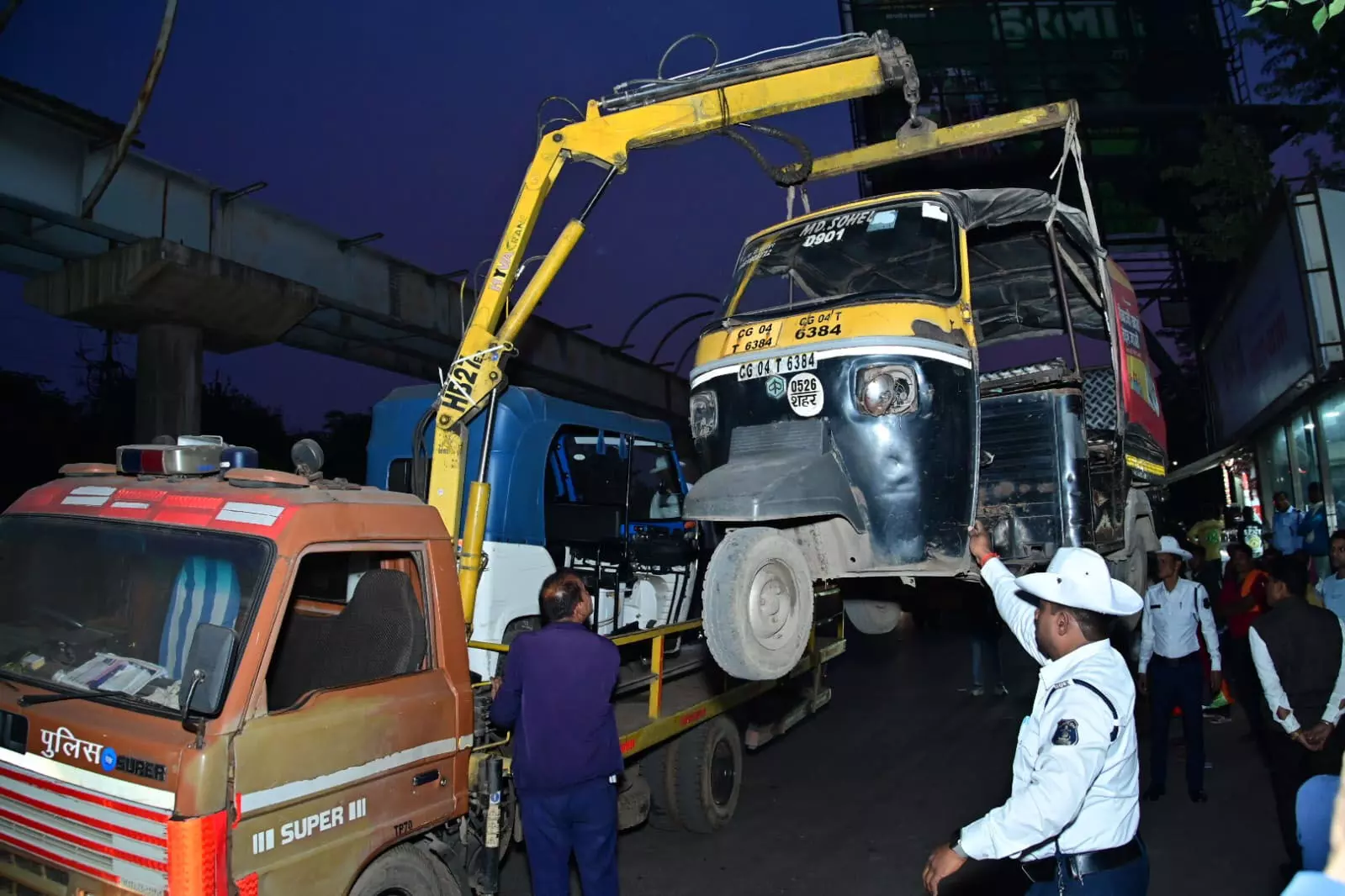 सड़कों पर ट्रैफिक बाधित करने पर वालों के खिलाफ जिला प्रशासन की ताबड़तोड़ कार्रवाई