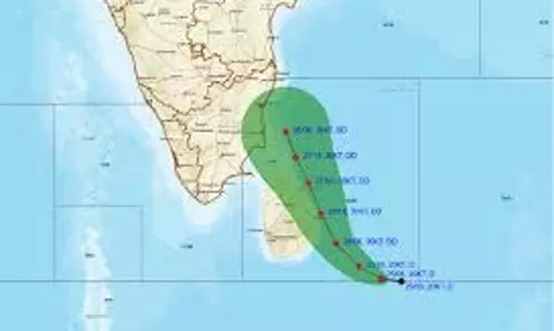 Cyclone Fengal: निम्न दबाव बढ़कर अवदाब में बदल गया