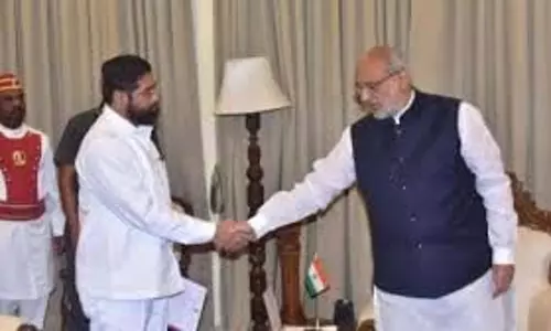 महाराष्ट्र में सस्पेंस के बीच एकनाथ शिंदे ने इस्तीफा दिया महाराष्ट्र में सस्पेंस के बीच एकनाथ शिंदे ने इस्तीफा दिया